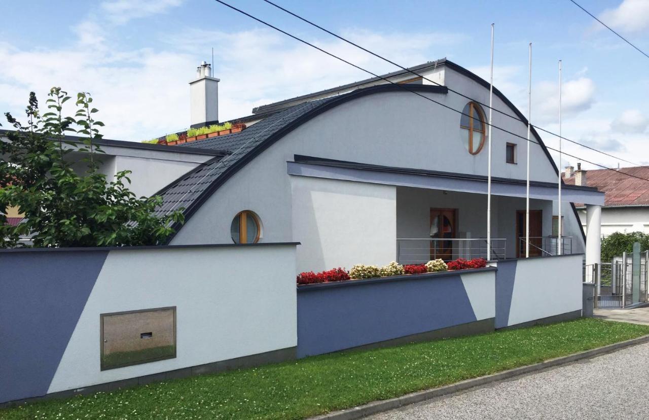 Apartman Triga Snina Zewnętrze zdjęcie