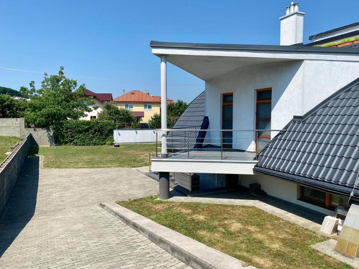 Apartman Triga Snina Zewnętrze zdjęcie